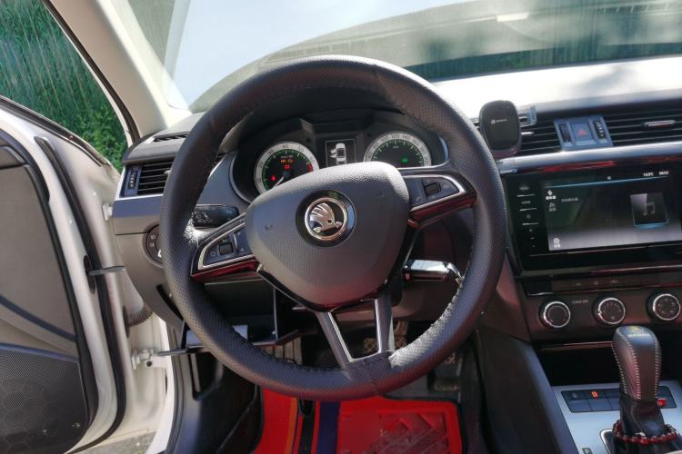 Used Skoda Octavia 2018 TSI230 DSG Luxury Enjoyment Edition Steering Wheel