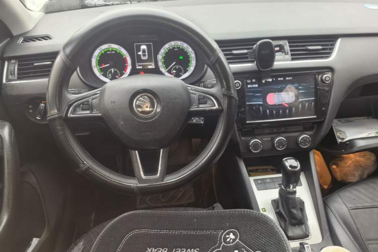 Used Skoda Octavia 2018 TSI230 DSG Luxury Edition Steering Wheel