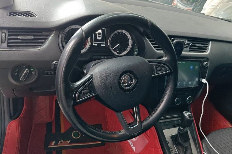 Used Skoda Octavia 2018 TSI230 DSG Luxury Edition Steering Wheel