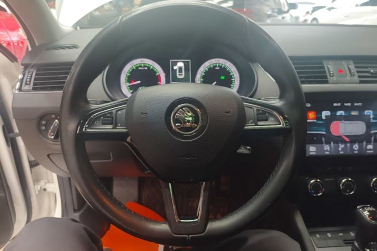 Used Skoda Octavia 2018 Station Wagon TSI280 DSG Luxury Edition Steering Wheel