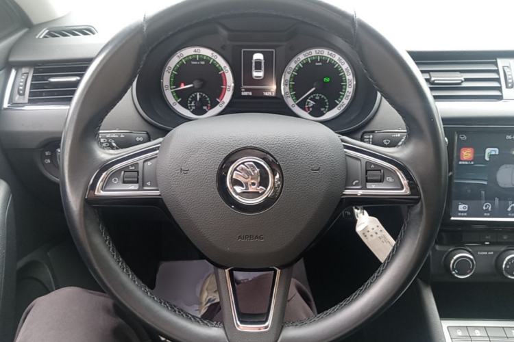 Used Skoda Octavia 2018 Station Wagon TSI230 DSG Luxury Edition Steering Wheel