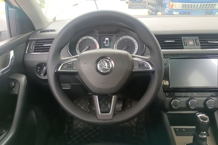 Used Skoda Octavia 2018 TSI230 DSG Luxury Edition Steering Wheel