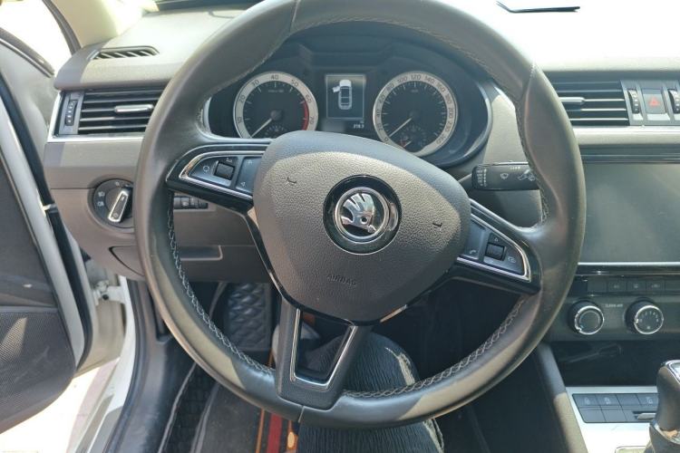 Used Skoda Octavia 2018 TSI230 DSG Luxury Edition Steering Wheel