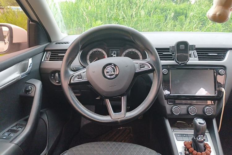 Used Skoda Octavia 2018 TSI230 DSG Luxury Edition Steering Wheel