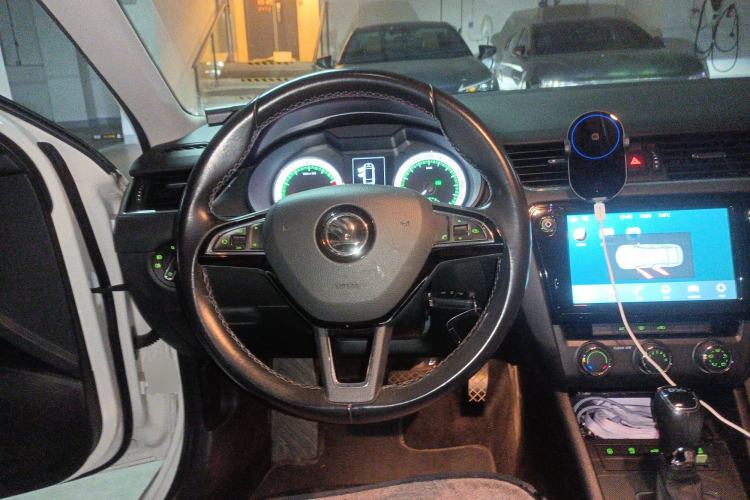 Used Skoda Octavia 2018 Station Wagon TSI280 DSG Luxury Edition Steering Wheel