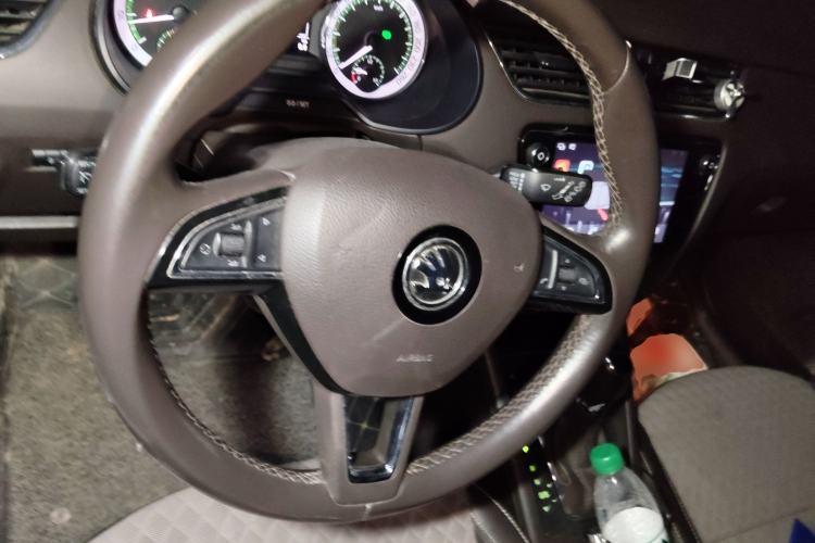 Used Skoda Octavia 2018 Station Wagon TSI230 DSG Luxury Edition Steering Wheel