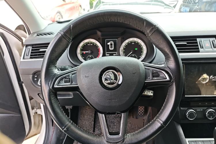 Used Skoda Octavia 2018 TSI230 DSG Luxury Edition Steering Wheel