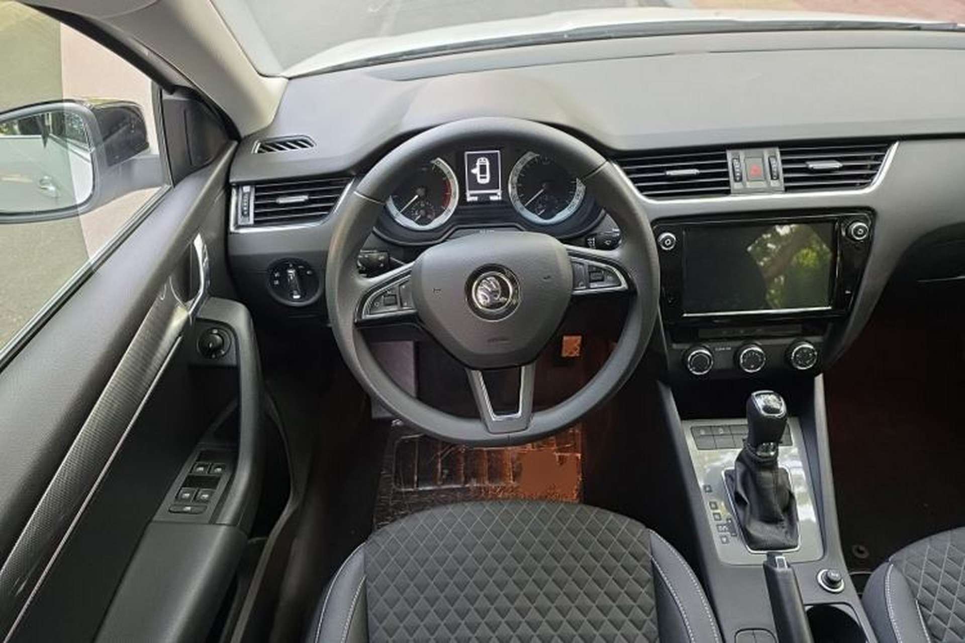 Used Skoda Octavia 2018 Station Wagon TSI230 DSG Luxury Edition Steering Wheel