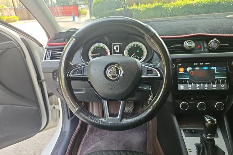 Used Skoda Octavia 2018 TSI230 DSG Luxury Edition Steering Wheel