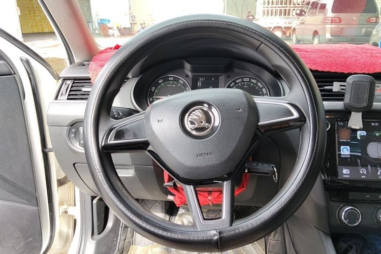 Used Skoda Octavia 2018 TSI230 DSG Comfort Edition Steering Wheel