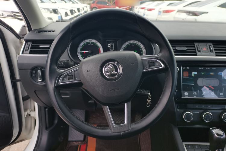 Used Skoda Octavia 2018 TSI230 DSG Luxury Edition Steering Wheel