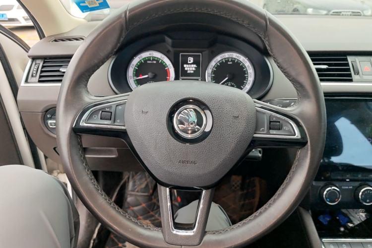 Used Skoda Octavia 2018 TSI230 DSG Luxury Edition Steering Wheel