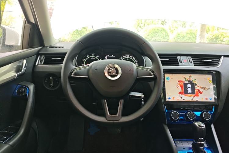 Used Skoda Octavia 2018 1.6L Automatic Comfort Edition Steering Wheel