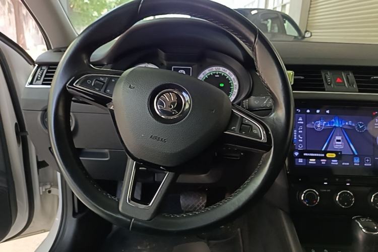 Used Skoda Octavia 2018 Station Wagon TSI280 DSG Luxury Edition Steering Wheel