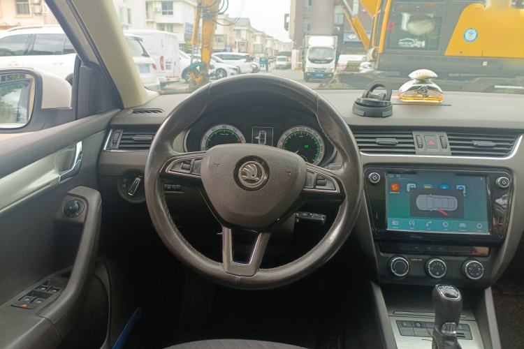 Used Skoda Octavia 2018 TSI230 DSG Luxury Edition Steering Wheel