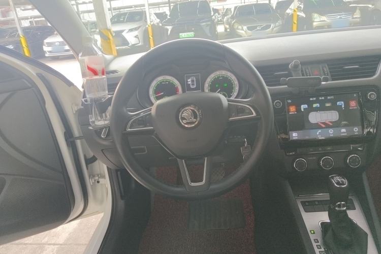 Used Skoda Octavia 2018 TSI230 DSG Luxury Edition Steering Wheel