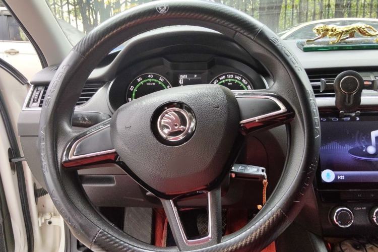 Used Skoda Octavia 2018 1.6L Automatic Comfort Edition Steering Wheel