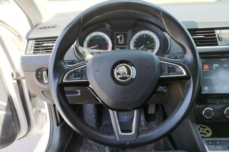 Used Skoda Octavia 2018 Station Wagon TSI230 DSG Luxury Edition Steering Wheel