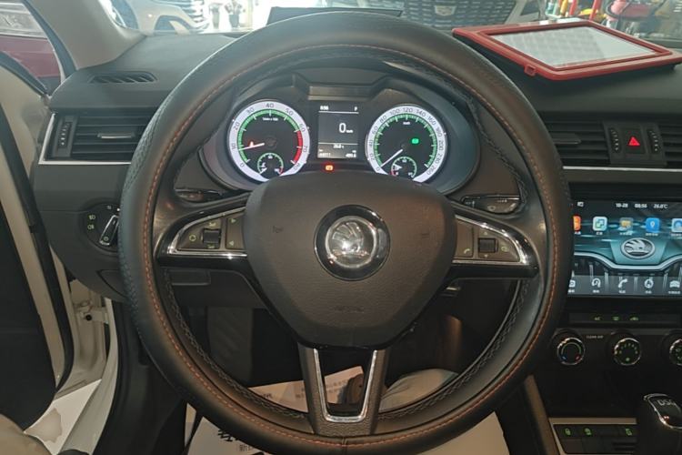 Used Skoda Octavia 2018 TSI230 DSG Luxury Edition Steering Wheel