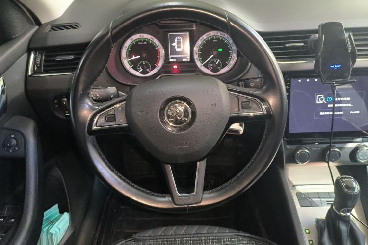 Used Skoda Octavia 2018 1.6L Automatic Luxury Edition Steering Wheel
