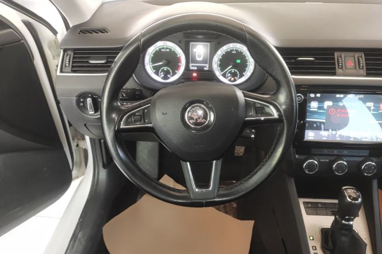 Used Skoda Octavia 2018 TSI230 DSG Luxury Edition Steering Wheel