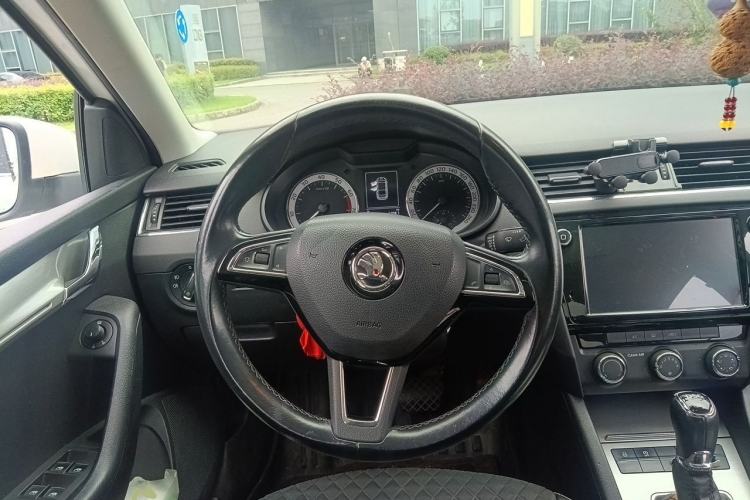 Used Skoda Octavia 2018 TSI230 DSG Luxury Edition Steering Wheel