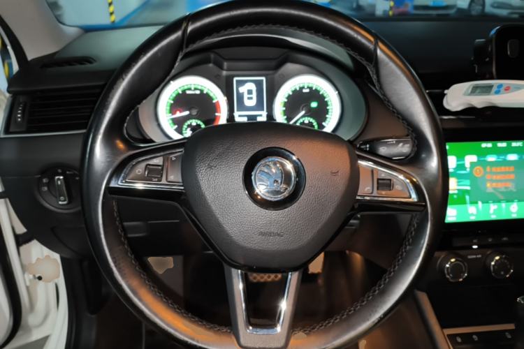 Used Skoda Octavia 2018 TSI230 DSG Luxury Edition Steering Wheel
