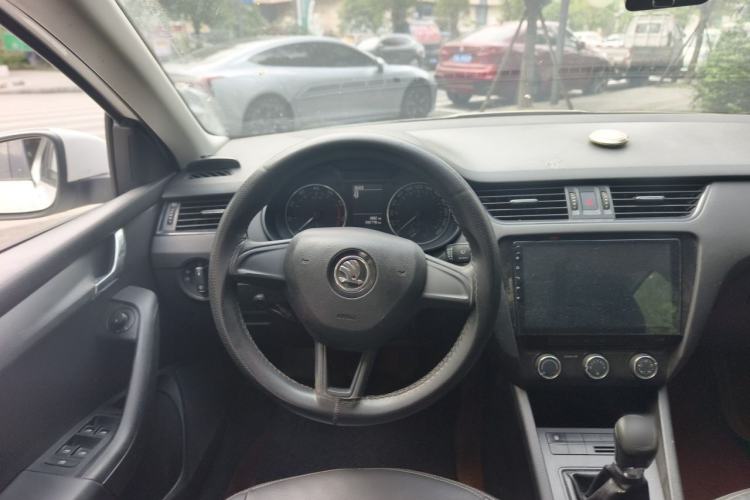 Used Skoda Octavia 2018 1.6L Manual Standard Edition Steering Wheel