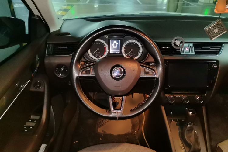 Used Skoda Octavia 2018 Station Wagon TSI280 DSG Flagship Edition Steering Wheel
