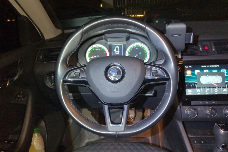 Used Skoda Octavia 2018 Station Wagon TSI230 DSG Luxury Edition Steering Wheel