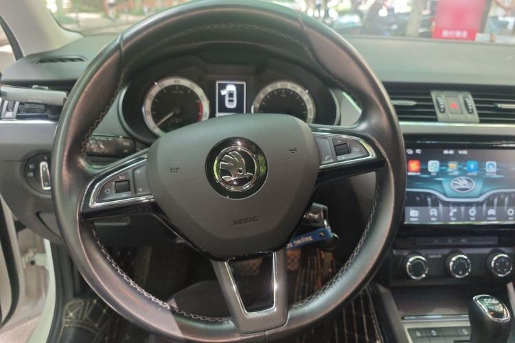 Used Skoda Octavia 2018 TSI230 DSG Comfort Edition Steering Wheel