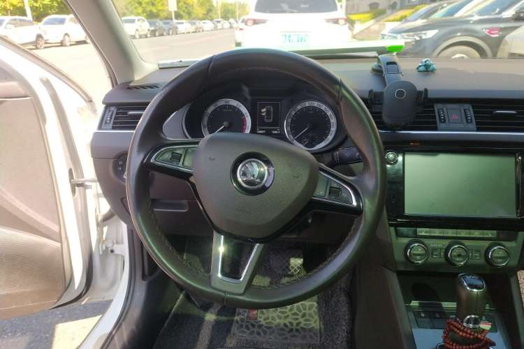 Used Skoda Octavia 2018 Station Wagon TSI280 DSG Flagship Edition Steering Wheel