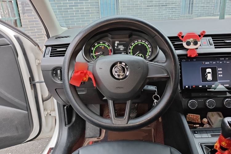 Used Skoda Octavia 2018 1.6L Manual Standard Edition Steering Wheel