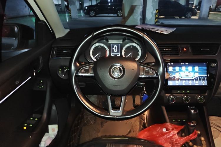 Used Skoda Octavia 2018 Station Wagon TSI280 DSG Luxury Edition Steering Wheel