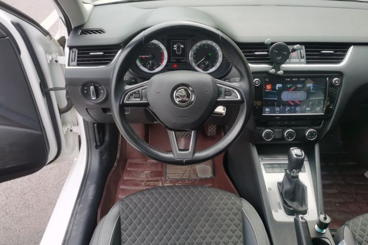 Used Skoda Octavia 2018 TSI230 DSG Luxury Edition Steering Wheel