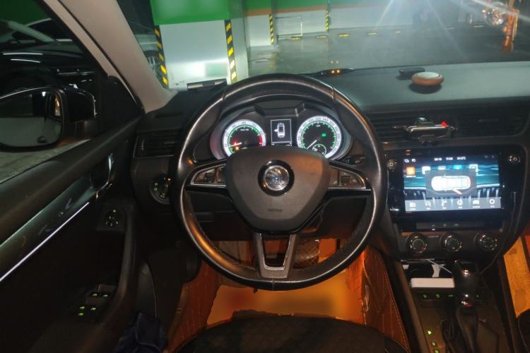 Used Skoda Octavia 2018 Station Wagon TSI280 DSG Luxury Edition Steering Wheel