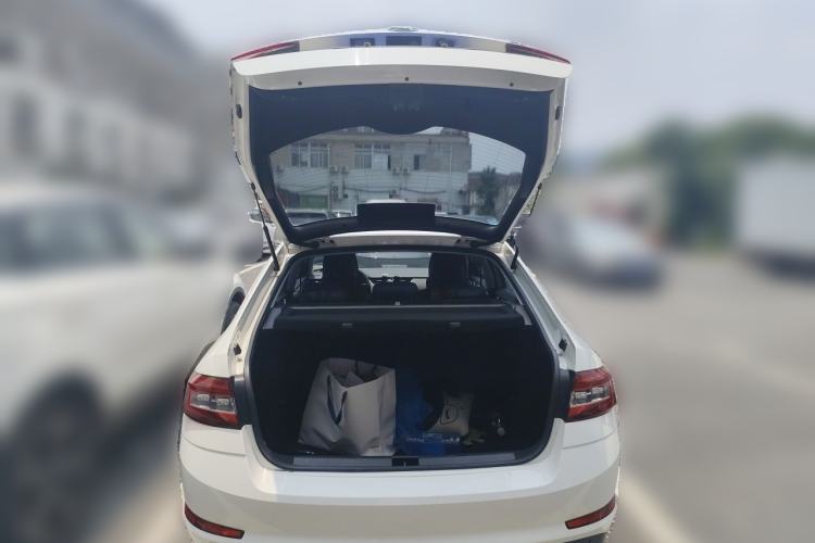 Used Skoda Octavia 2018 1.6L Automatic Luxury Edition Trunk