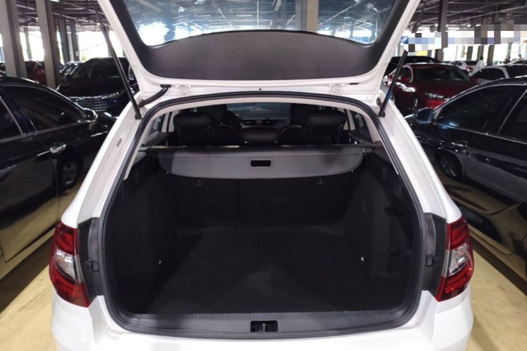 Used Skoda Octavia 2018 Station Wagon TSI230 DSG Comfort Edition Trunk