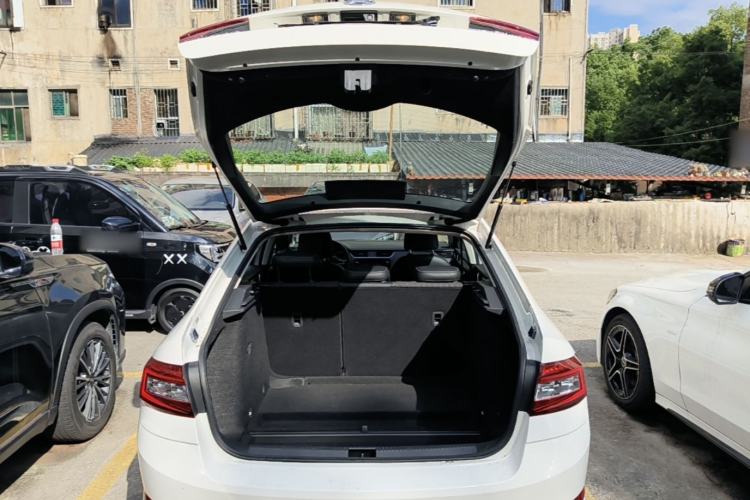 Used Skoda Octavia 2018 TSI230 DSG Luxury Edition Trunk