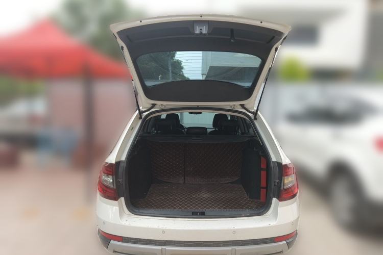 Used Skoda Octavia 2018 Station Wagon TSI230 DSG Luxury Edition Trunk