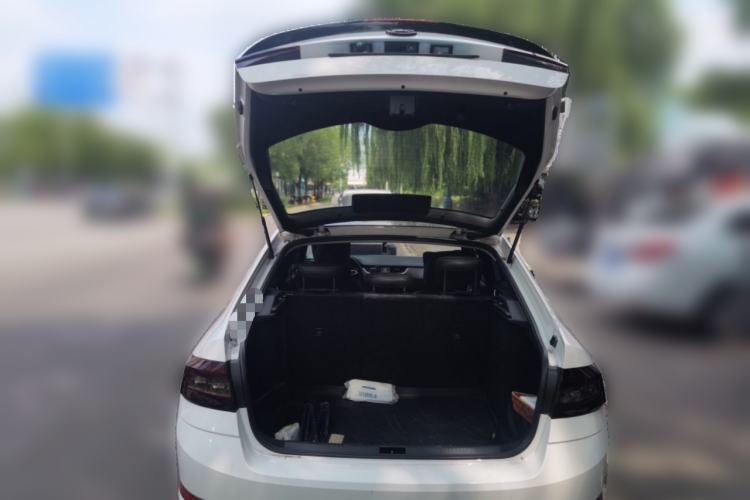 Used Skoda Octavia 2018 1.6L Automatic Luxury Edition Trunk