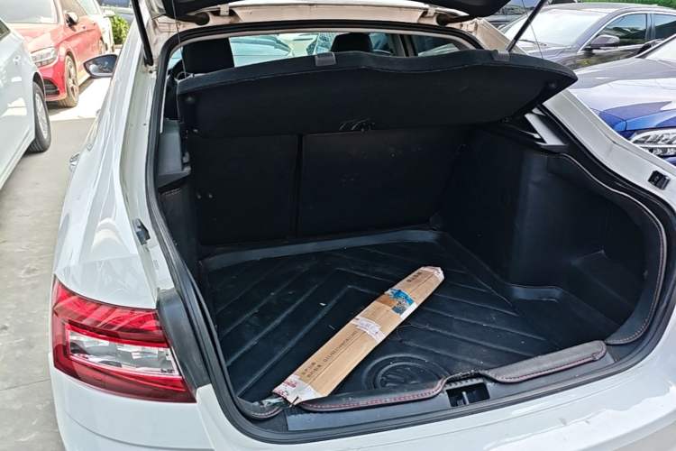 Used Skoda Octavia 2018 TSI230 DSG Luxury Edition Trunk
