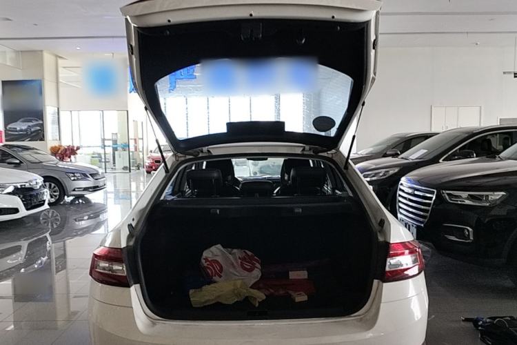 Used Skoda Octavia 2018 1.6L Automatic Luxury Edition Trunk