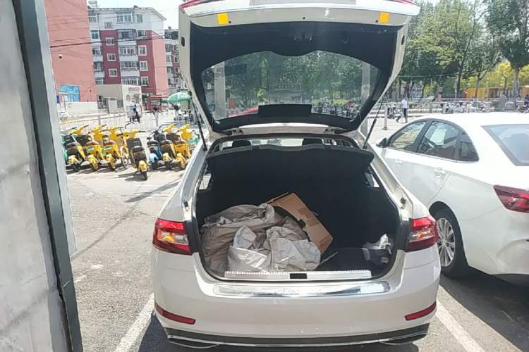 Used Skoda Octavia 2018 TSI230 DSG Luxury Edition Trunk
