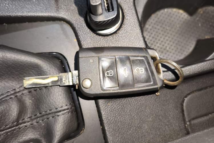 Used Skoda Octavia 2018 Station Wagon TSI230 DSG Comfort Edition Vehicle Key