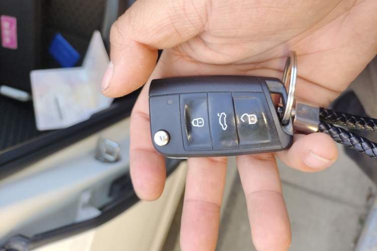 Used Skoda Octavia 2018 1.6L Automatic Luxury Edition Vehicle Key