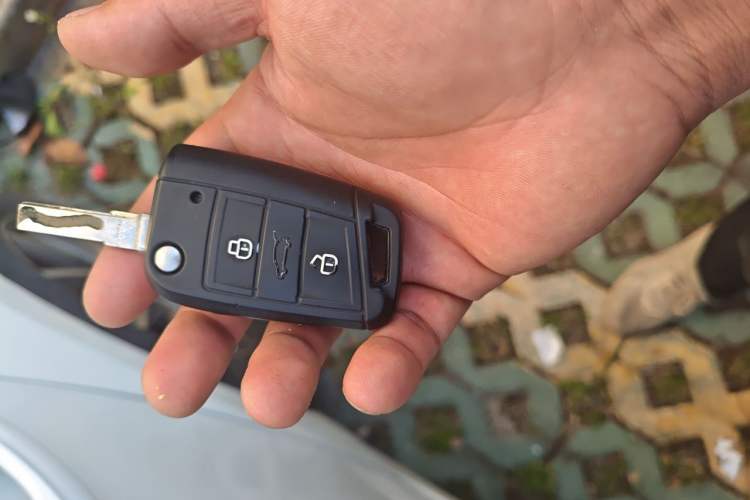 Used Skoda Octavia 2018 1.6L Automatic Comfort Edition Vehicle Key