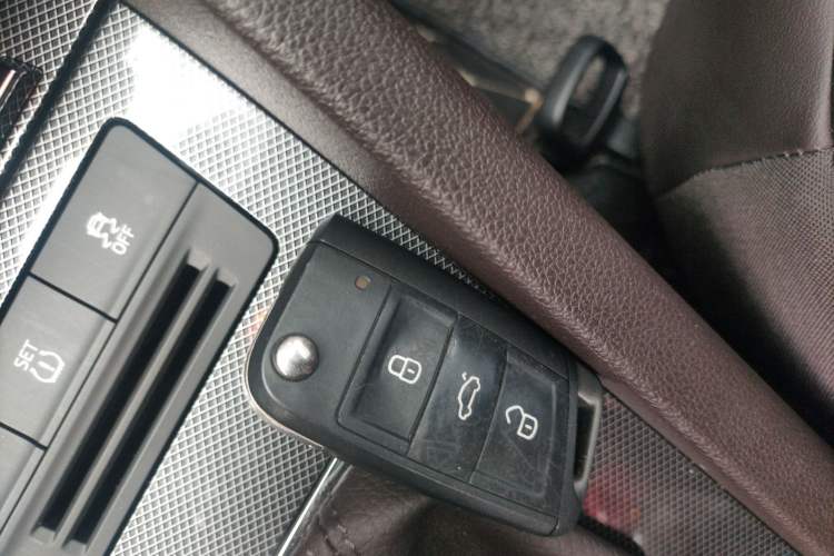 Used Skoda Octavia 2018 Station Wagon TSI280 DSG Flagship Edition Vehicle Key