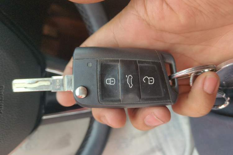 Used Skoda Octavia 2018 Station Wagon TSI230 DSG Luxury Edition Vehicle Key