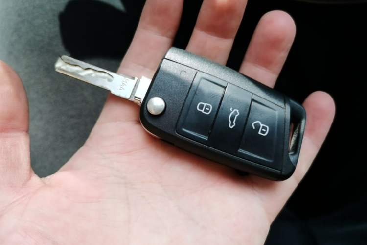 Used Skoda Octavia 2018 1.6L Automatic Luxury Edition Vehicle Key